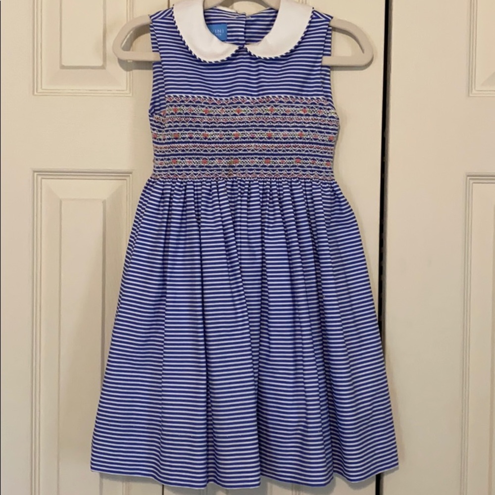EUC Anavini Girls 4T Smocked Dress